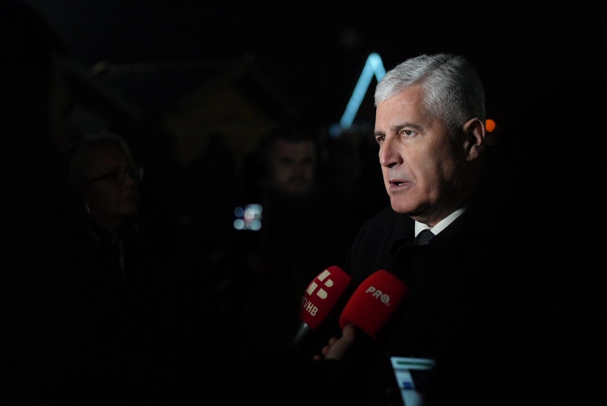 Čović 'strpa' na desetine tisuća maraka 'za udruge', a brza cesta se kilavo gradi